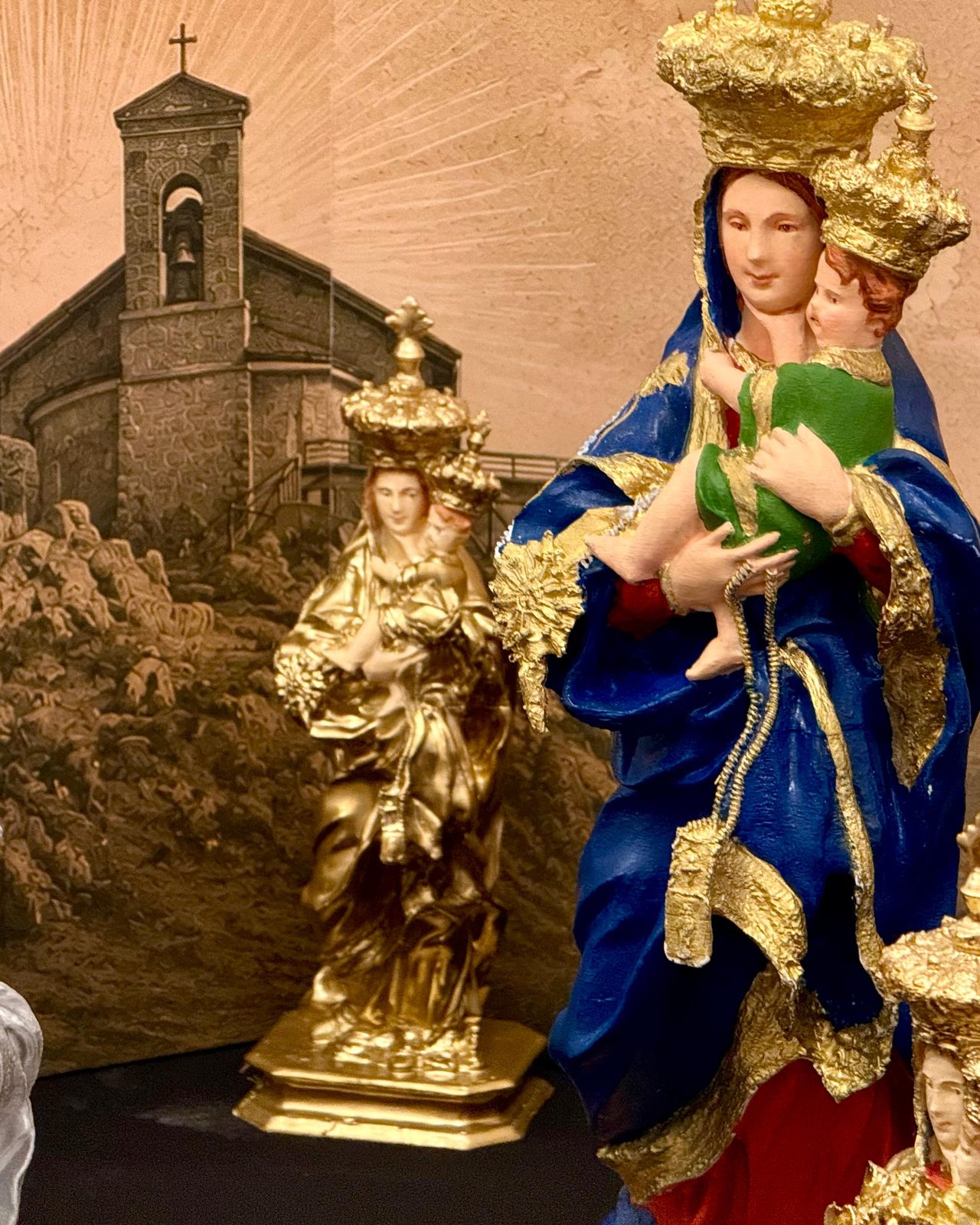 Madonna del Carmine — le quattro vesti: argentea, aurea, vestita d'oro e policroma